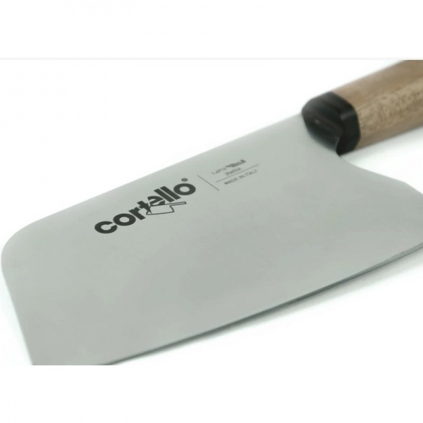 coltello e mannaretta orientale insieme