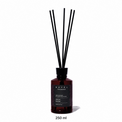 Profumatore per Ambiente a Bastoncini Nefèl OUD & SUEDE  - 250 ML .